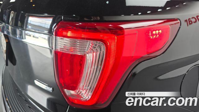 Ford Explorer 2.3 Limited 4WD 5th 2019 — фото 23