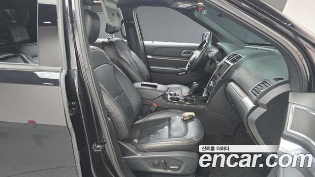 Ford Explorer 2.3 Limited 4WD 5th 2019 — фото 26