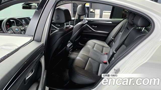 BMW 5 Series (F10) 520d M Aero Dynamic 2016 — фото 11