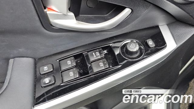 KG Mobility (SsangYong) Korando C 2.0 RX 2WD DLX 2015 — фото 13