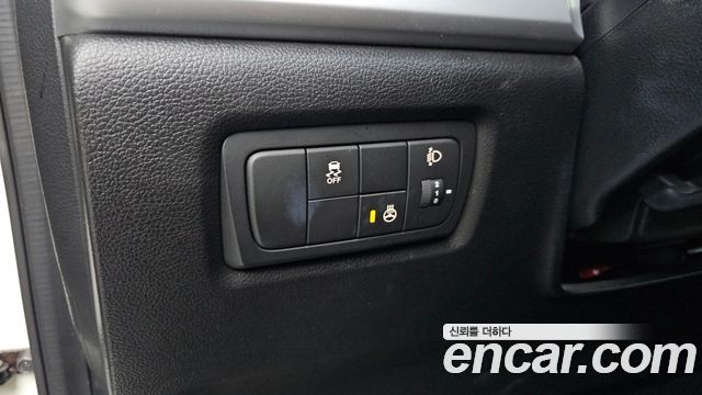 KG Mobility (SsangYong) Korando C 2.0 RX 2WD DLX 2015 — фото 14
