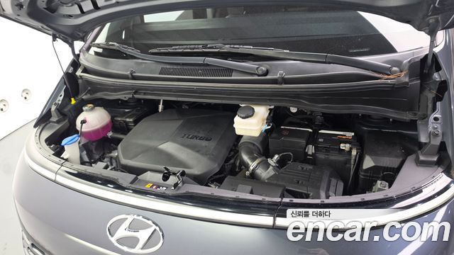 Hyundai Staria Cargo 3-Seater Modern 2022 — фото 6