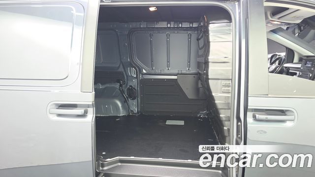Hyundai Staria Cargo 3-Seater Modern 2022 — фото 12