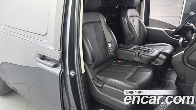 Hyundai Staria Cargo 3-Seater Modern 2022 — фото 30