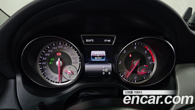 Mercedes-Benz GLA-Class (X156) GLA200 d 2016 — фото 8