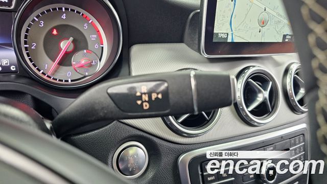 Mercedes-Benz GLA-Class (X156) GLA200 d 2016 — фото 9