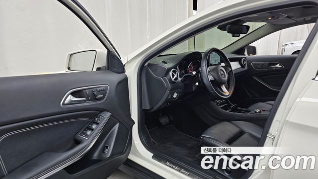Mercedes-Benz GLA-Class (X156) GLA200 d 2016 — фото 10