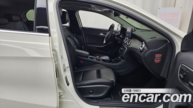 Mercedes-Benz GLA-Class (X156) GLA200 d 2016 — фото 11