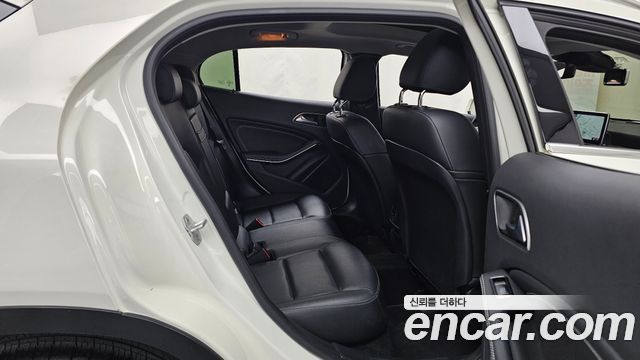 Mercedes-Benz GLA-Class (X156) GLA200 d 2016 — фото 12