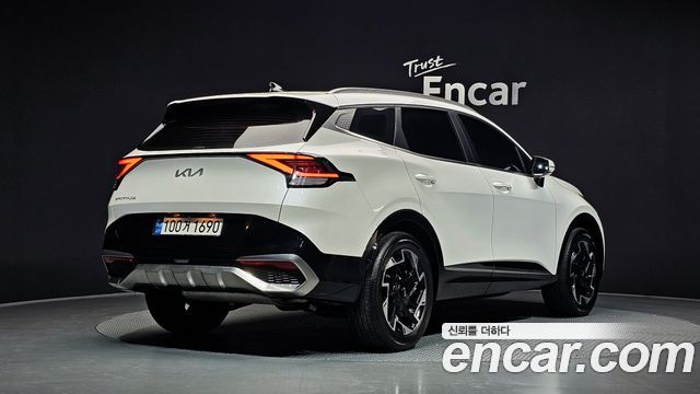 Kia Sportage (V) Gasoline 1.6 Turbo 2WD Signature 2022 — фото 2