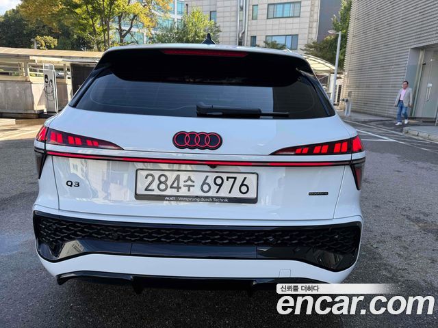 Audi Q3 (FJ) TFSI Quattro S Line Black Edition 2026 — фото 4