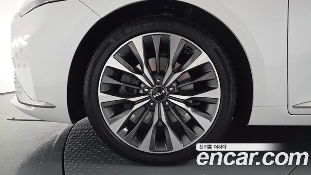 Kia K8 2.5 Gasoline 2WD Signature 2022 — фото 5