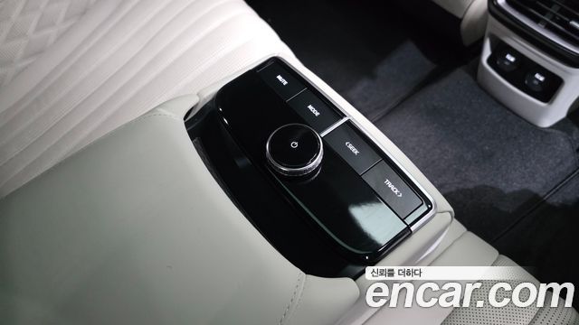 Kia K8 2.5 Gasoline 2WD Signature 2022 — фото 33