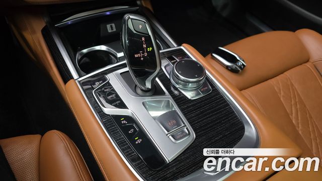 BMW 7 Series (G11) 740Li xDrive M Sport Package 2017 — фото 9