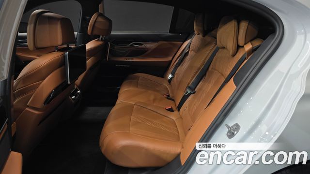 BMW 7 Series (G11) 740Li xDrive M Sport Package 2017 — фото 11