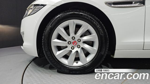 Jaguar XF (X260) 20d Prestige 2017 — фото 5