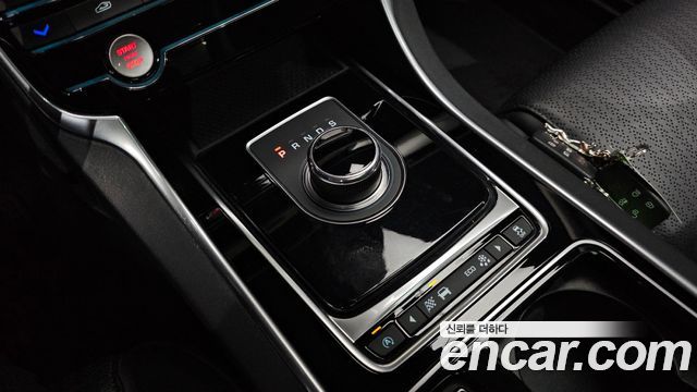 Jaguar XF (X260) 20d Prestige 2017 — фото 9