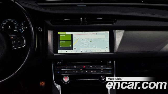 Jaguar XF (X260) 20d Prestige 2017 — фото 13
