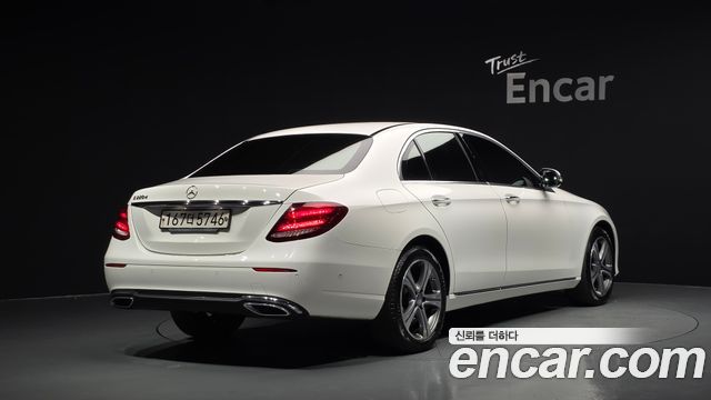 Mercedes-Benz E-Class (W213) E220d Avantgarde 2019 — фото 2