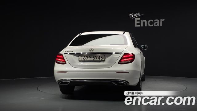 Mercedes-Benz E-Class (W213) E220d Avantgarde 2019 — фото 4