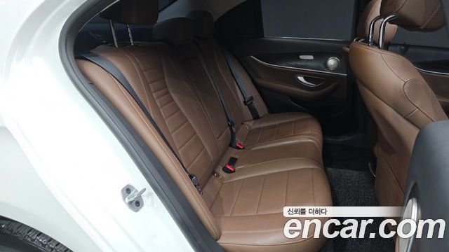 Mercedes-Benz E-Class (W213) E220d Avantgarde 2019 — фото 12