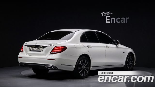 Mercedes-Benz E-Class (W213) E300e 4MATIC Exclusive 2020 — фото 2