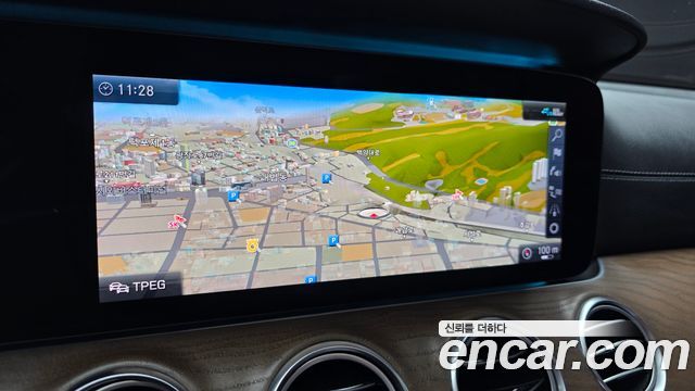 Mercedes-Benz E-Class (W213) E300e 4MATIC Exclusive 2020 — фото 23