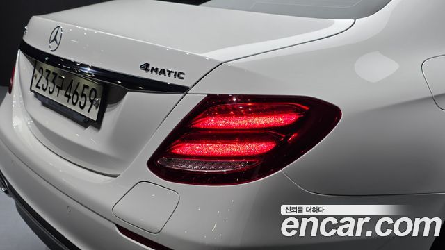 Mercedes-Benz E-Class (W213) E300e 4MATIC Exclusive 2020 — фото 29