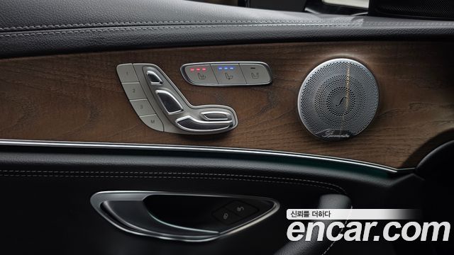 Mercedes-Benz E-Class (W213) E300e 4MATIC Exclusive 2020 — фото 36