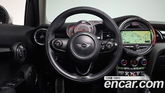 MINI Cooper D 5Door HIGH 3rd 2015 — фото 17