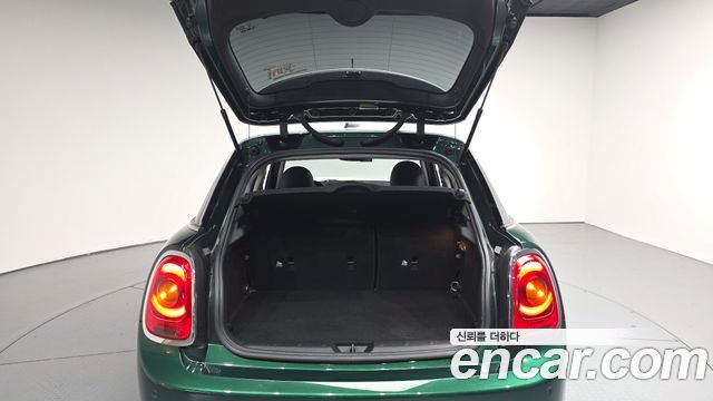 MINI Cooper D 5Door HIGH 3rd 2015 — фото 24