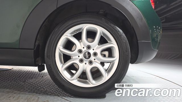 MINI Cooper D 5Door HIGH 3rd 2015 — фото 27