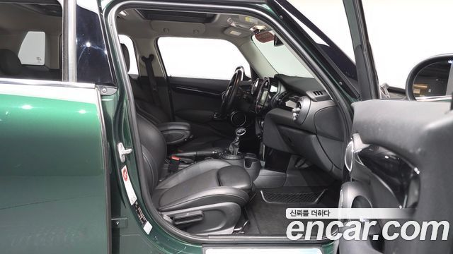 MINI Cooper D 5Door HIGH 3rd 2015 — фото 32