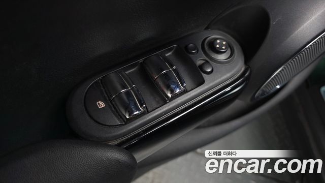 MINI Cooper D 5Door HIGH 3rd 2015 — фото 36