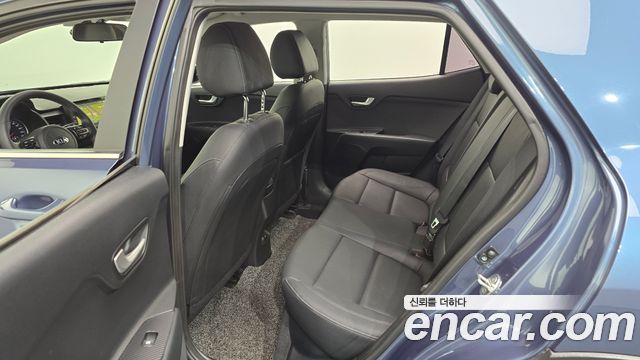 Kia Stonic 1.4 Trendy 2019 — фото 11