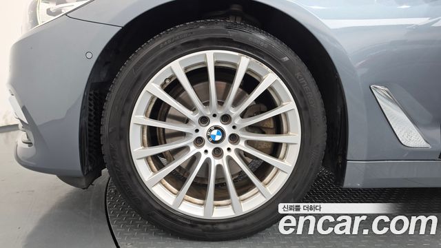 BMW 5 Series (G30) 520i Luxury 2019 — фото 5