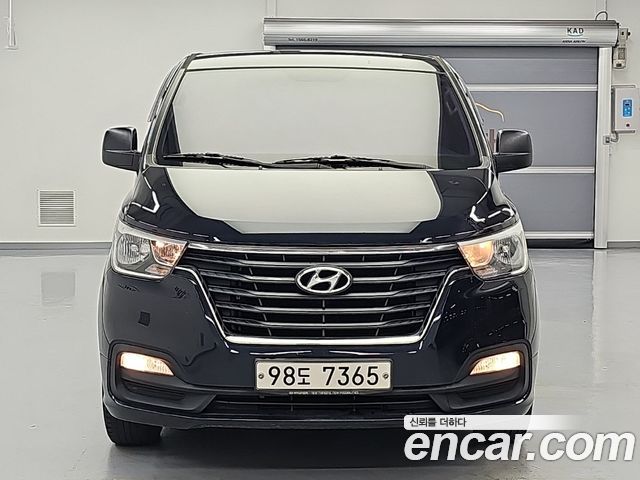 Hyundai Grand Starex Van 5-Seater Modern 2021 — фото 2