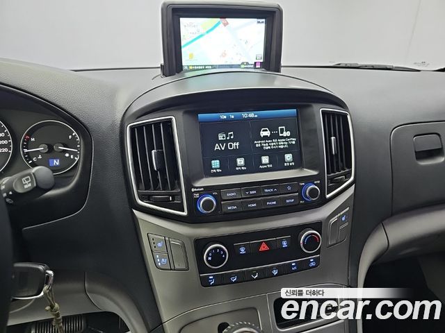 Hyundai Grand Starex Van 5-Seater Modern 2021 — фото 10