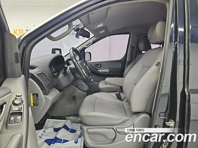 Hyundai Grand Starex Van 5-Seater Modern 2021 — фото 15