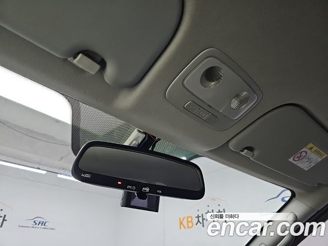Hyundai Grand Starex Van 5-Seater Modern 2021 — фото 19