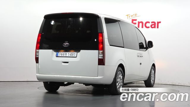 Hyundai Staria Tourer 11-Seater Modern 2022 — фото 2