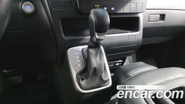 Hyundai Staria Tourer 11-Seater Modern 2022 — фото 9