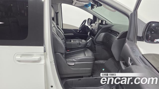Hyundai Staria Tourer 11-Seater Modern 2022 — фото 26