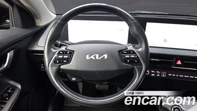 Kia EV6 Standard 4WD Air 2022 — фото 13