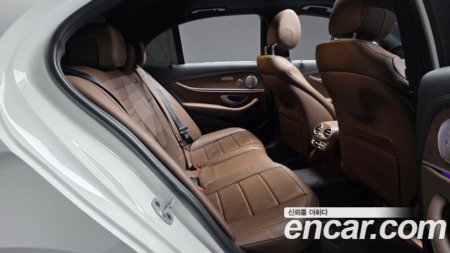 Mercedes-Benz E-Class (W213) E300e 4MATIC Exclusive 2021 — фото 11