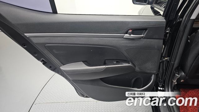 Hyundai Avante (AD) 1.6 GDI Value Plus 2018 — фото 25