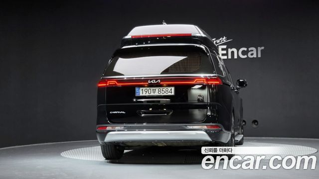 Kia Carnival (IV) Gasoline 4-Seater Hi-Limousine Signature 2022 — фото 4