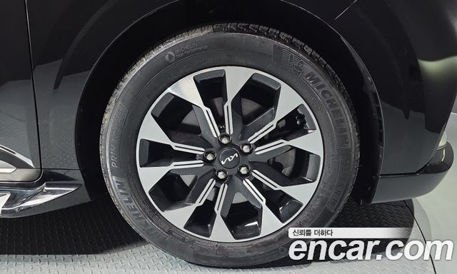 Kia Carnival (IV) Gasoline 4-Seater Hi-Limousine Signature 2022 — фото 5