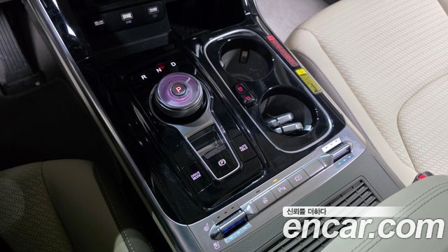 Kia Carnival (IV) Gasoline 4-Seater Hi-Limousine Signature 2022 — фото 9