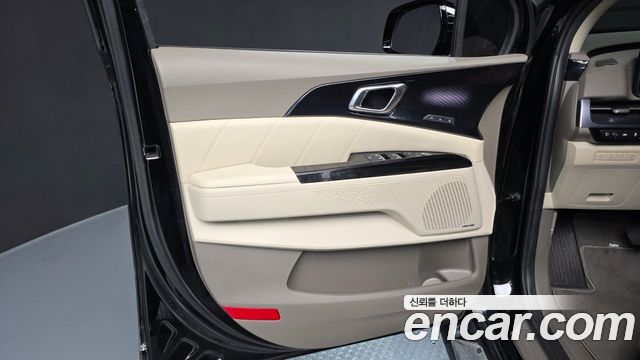 Kia Carnival (IV) Gasoline 4-Seater Hi-Limousine Signature 2022 — фото 24